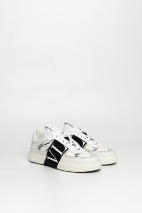 Low-Top Calfskin Vl7n Sneakers