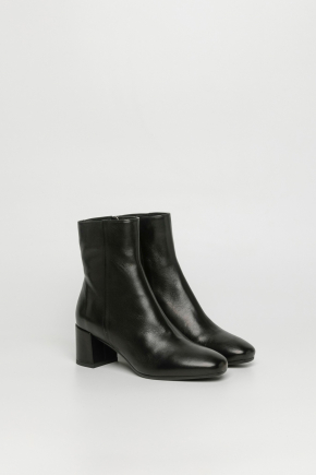 Calfskin Leather Boots