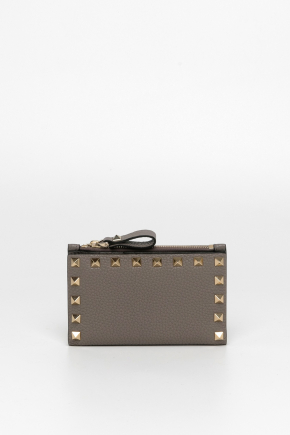 Rockstud Grainy Calfskin Cardholder With Zipper Card Holder/coin Purse