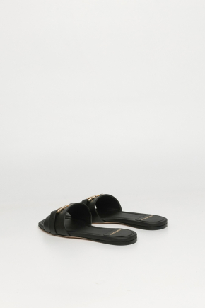 Leah Sandals