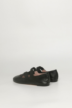 Nicole Flats