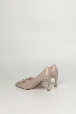 Trompette Metal Buckle In Patent Leather 密頭高跟鞋
