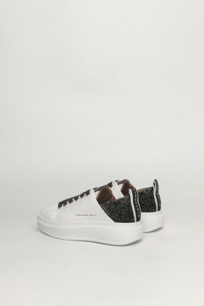 Wembley Sneakers