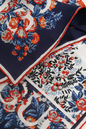 Gucci Interlocking G Floral Print Silk Carre 围巾