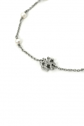 Delicate Kira Pearl Bracelet