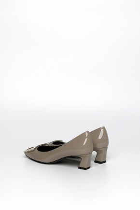 Trompette Metal Buckle Pumps In Patent Leather 密頭高跟鞋